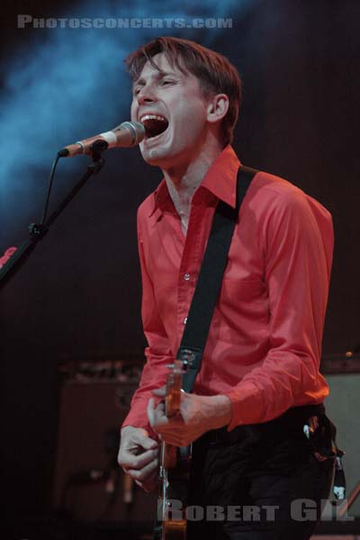 FRANZ FERDINAND - 2008-11-13 - PARIS - La Cigale - Alex Kapranos